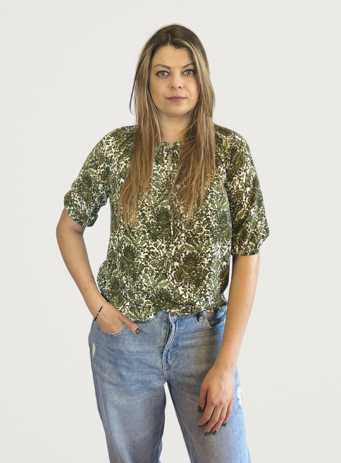 Zielona bluzka folkowa z motywem tureckim