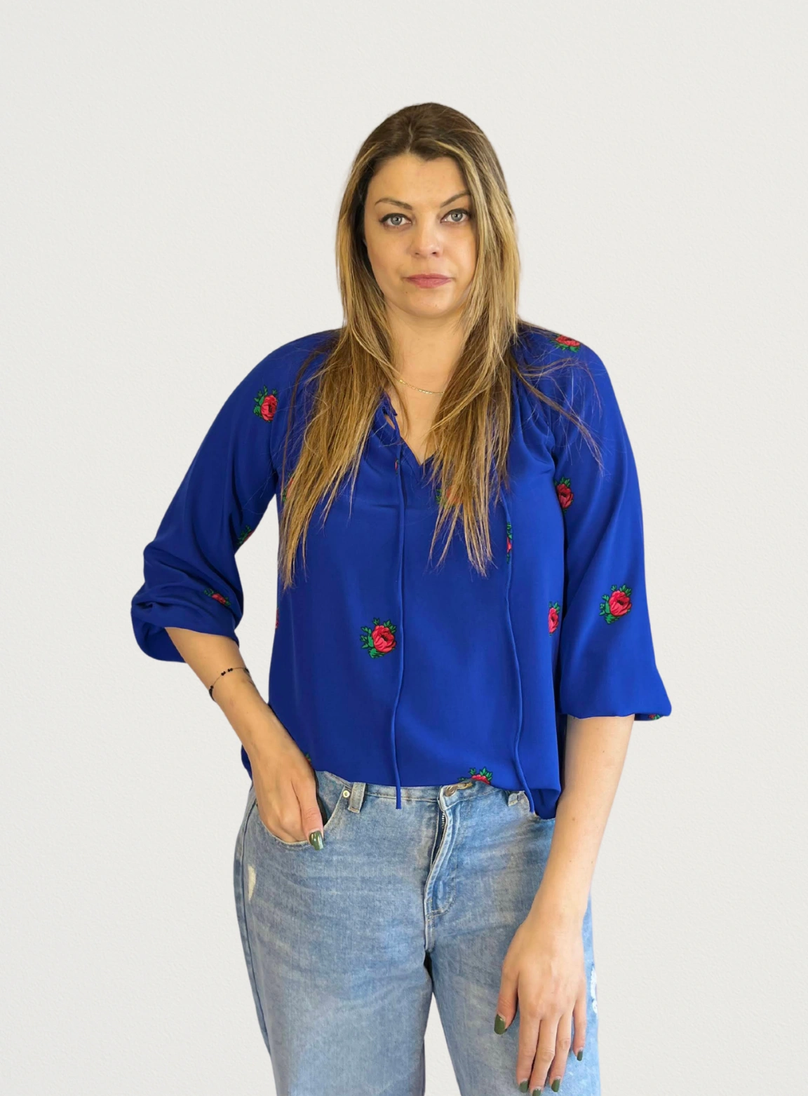 Szafirowa bluzka folkowa w różyczki luźny krój